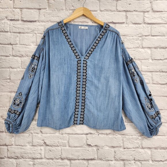 Zara Trafaluc Blue Chambray Balloon Sleeve V Neck Embroidered Boho Top US XS - Picture 2 of 12